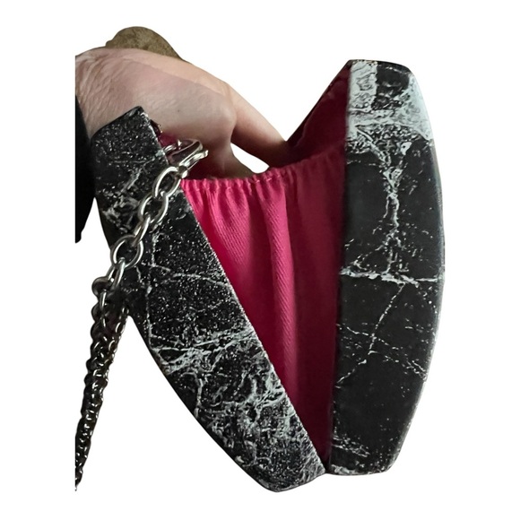 Sondra Robert’s Crossbody/Clutch Marbleized design Handbag. - Picture 8 of 9